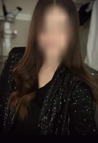 Emilia, 39