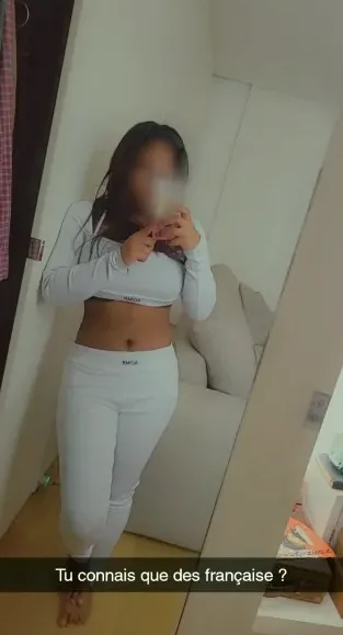 Emily, 25