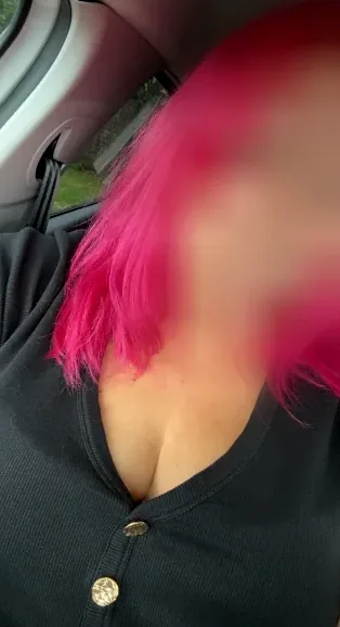 Ivana, 37