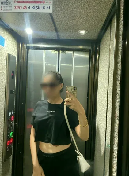 Jasmin, 33