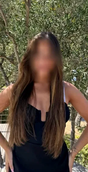 Mia, 35