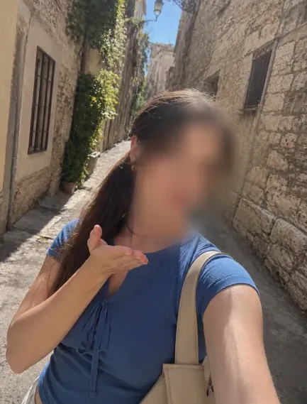Sina, 26