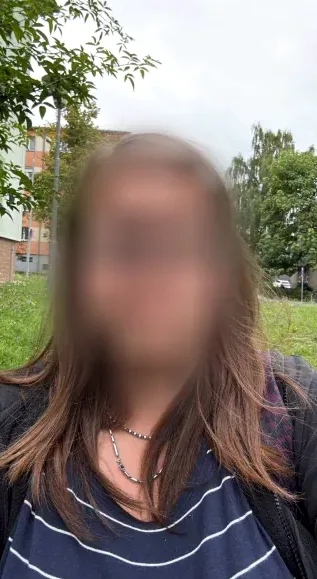 Stefanie, 27