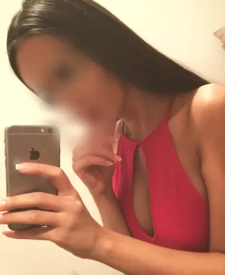 Stefanie, 29