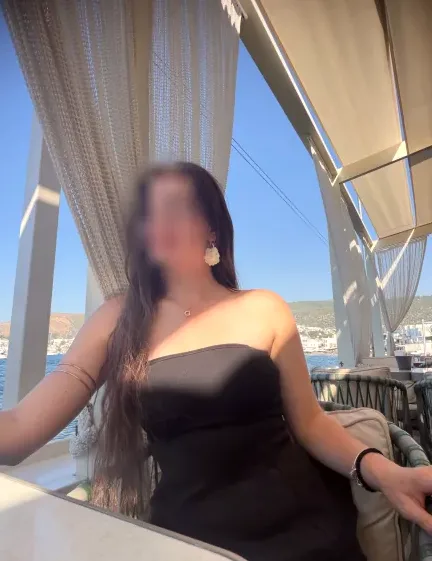 Kira, 21